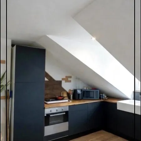 Exceptional Loft Near Center Lägenhet